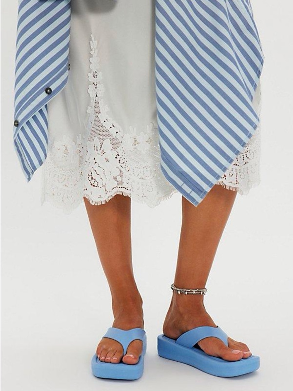 Darcie platform flip flops